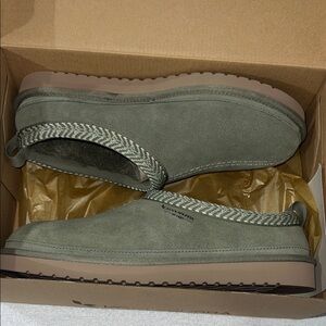 Koolaburra Green Suede Slip-On Shoes